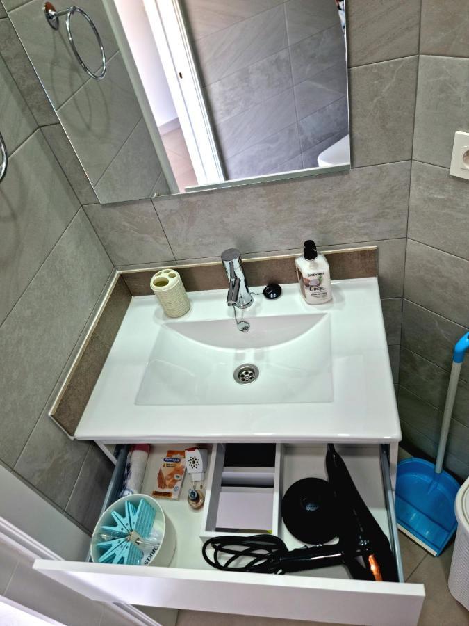 Apartamentos Elemar Free Luggage Storage マラガ エクステリア 写真