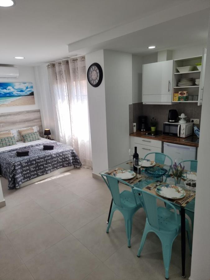 Apartamentos Elemar Free Luggage Storage マラガ エクステリア 写真
