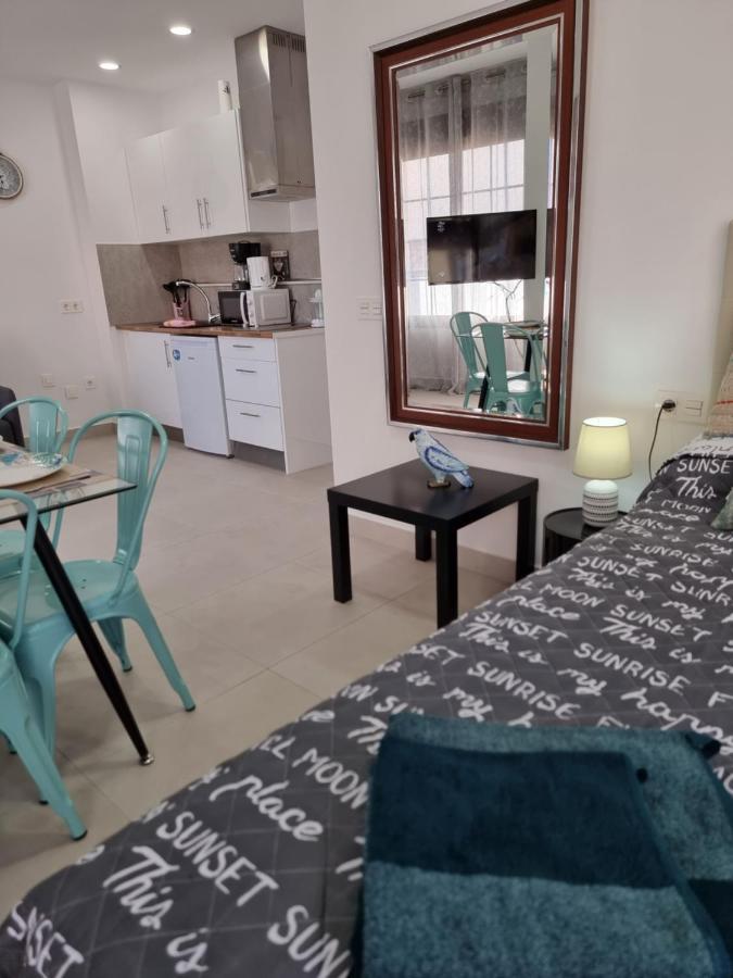 Apartamentos Elemar Free Luggage Storage マラガ エクステリア 写真