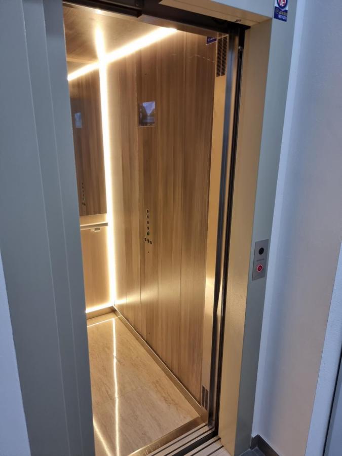 Apartamentos Elemar Free Luggage Storage マラガ エクステリア 写真