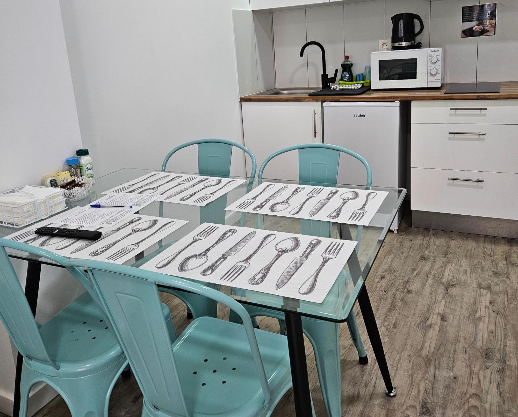 Apartamentos Elemar Free Luggage Storage マラガ エクステリア 写真