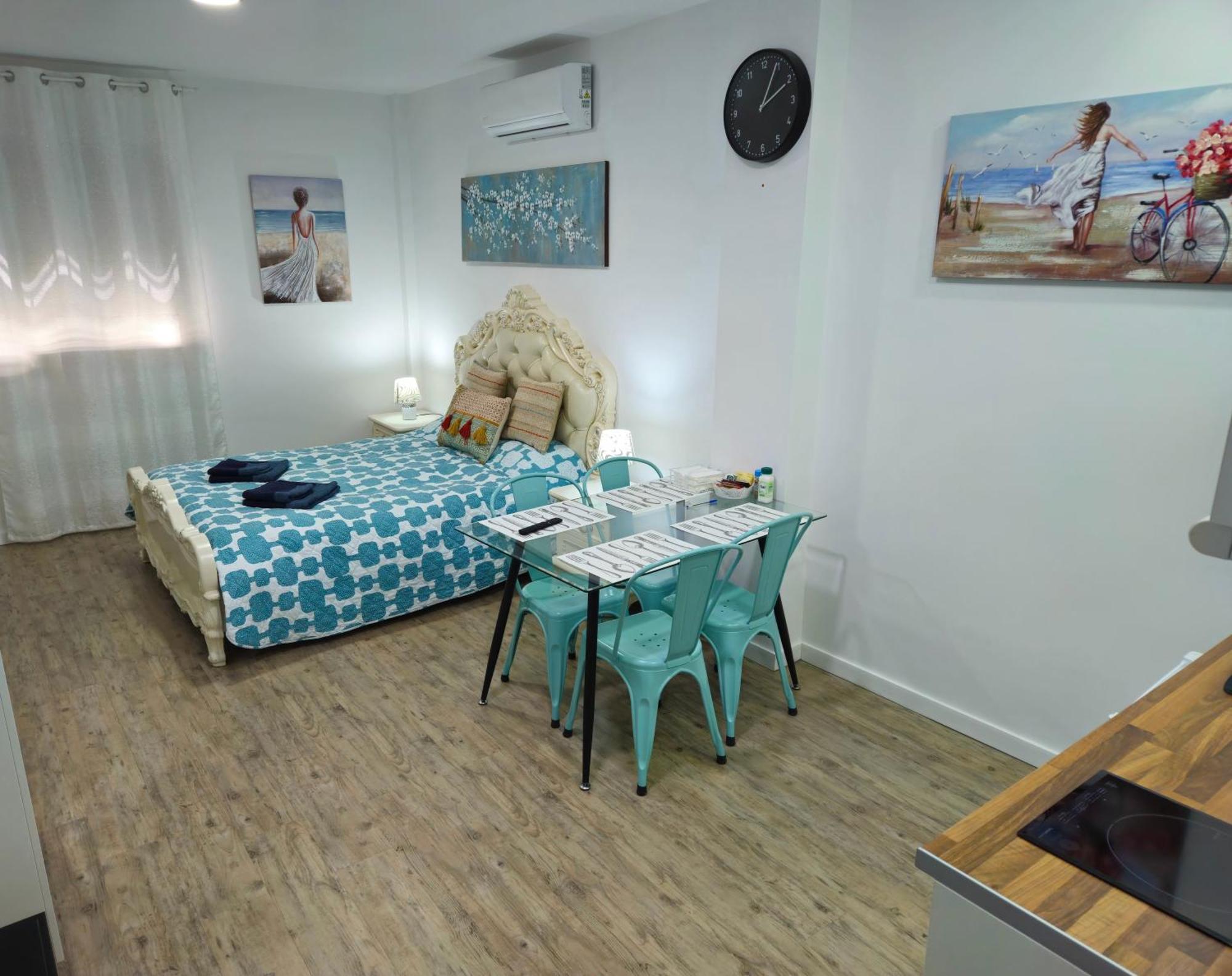 Apartamentos Elemar Free Luggage Storage マラガ 部屋 写真
